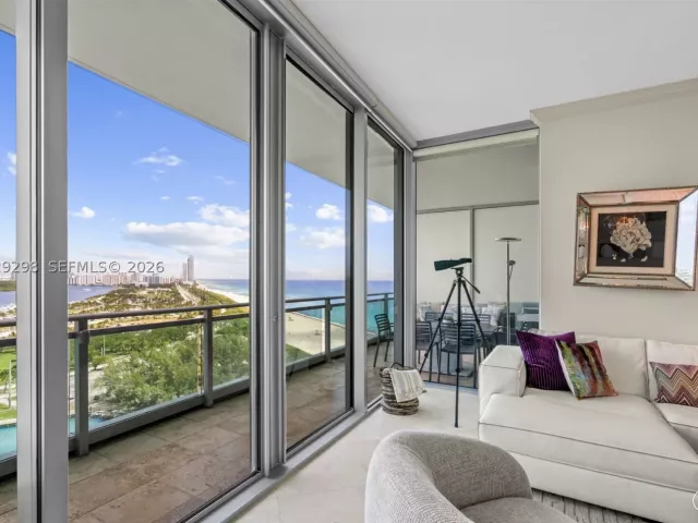 2-bedroom condo for sale in Bal Harbour - 10295 Collins Ave 1606 - MondialRealty