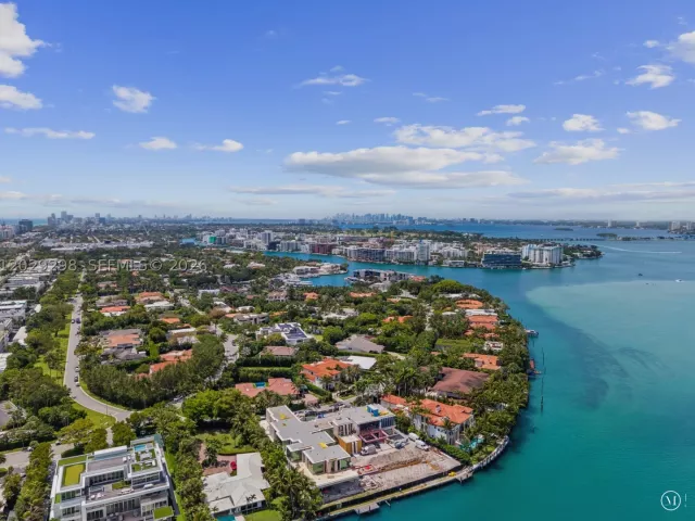 2-bedroom condo for sale in Bal Harbour - 10295 Collins Ave 1606 - MondialRealty