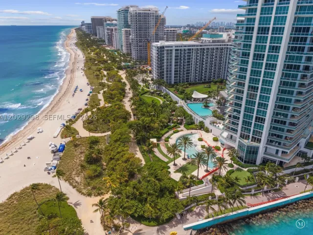 2-bedroom condo for sale in Bal Harbour - 10295 Collins Ave 1606 - MondialRealty