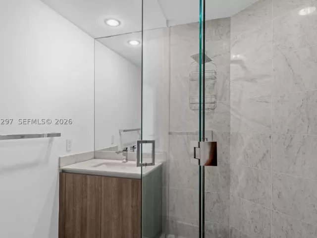 3-bedroom condo for rent in Miami - 801 S Miami Ave 4104 - MondialRealty