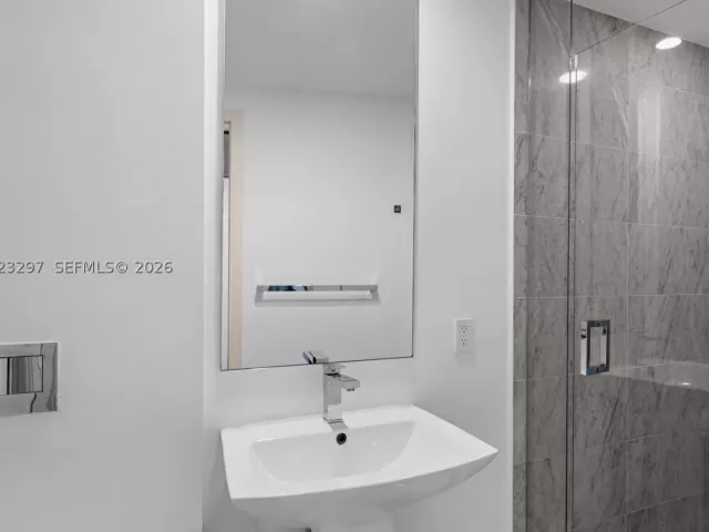 3-bedroom condo for rent in Miami - 801 S Miami Ave 4104 - MondialRealty
