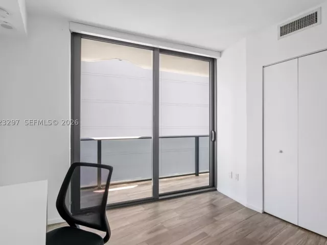 3-bedroom condo for rent in Miami - 801 S Miami Ave 4104 - MondialRealty