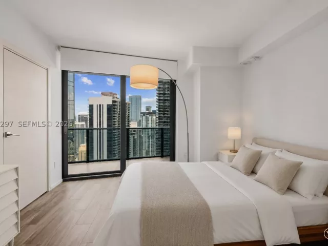3-bedroom condo for rent in Miami - 801 S Miami Ave 4104 - MondialRealty