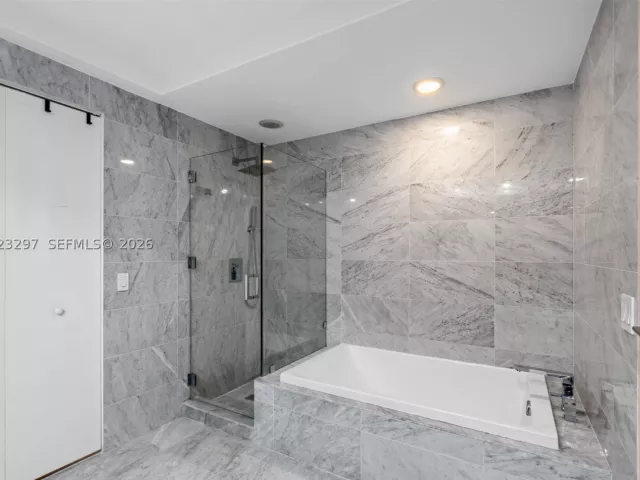 3-bedroom condo for rent in Miami - 801 S Miami Ave 4104 - MondialRealty