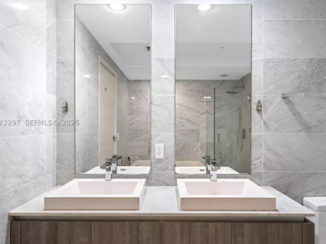 3-bedroom condo for rent in Miami - 801 S Miami Ave 4104 - MondialRealty