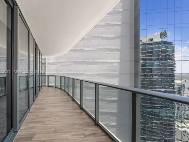 3-bedroom condo for rent in Miami - 801 S Miami Ave 4104 - MondialRealty