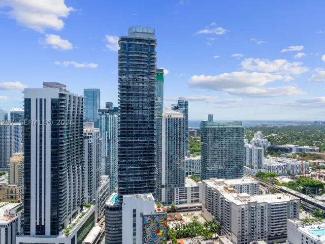 3-bedroom condo for rent in Miami - 801 S Miami Ave 4104 - MondialRealty