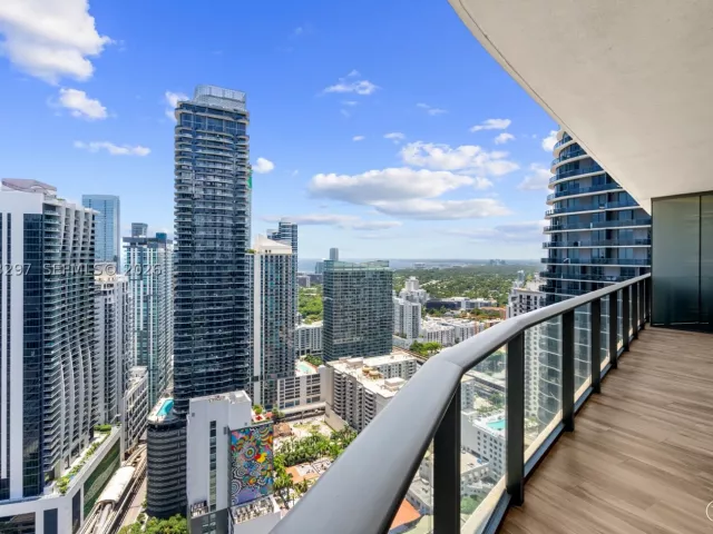 3-bedroom condo for rent in Miami - 801 S Miami Ave 4104 - MondialRealty