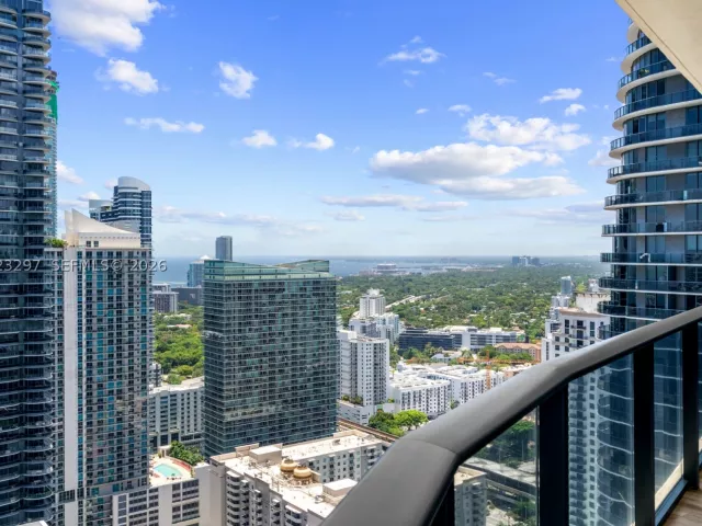3-bedroom condo for rent in Miami - 801 S Miami Ave 4104 - MondialRealty