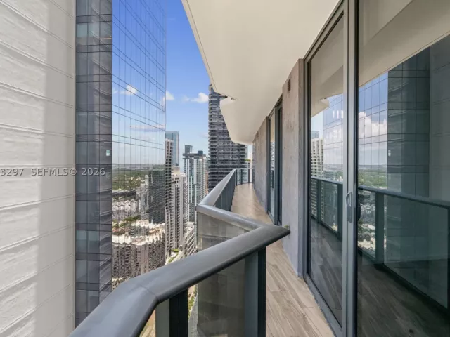 3-bedroom condo for rent in Miami - 801 S Miami Ave 4104 - MondialRealty