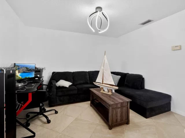 3-bedroom home for sale in Deerfield Beach - 1310 SW 26th Ave - MondialRealty