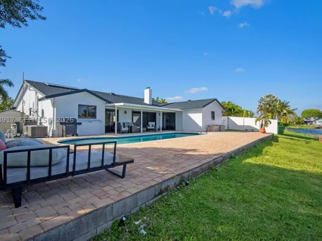 3-bedroom home for sale in Deerfield Beach - 1310 SW 26th Ave - MondialRealty