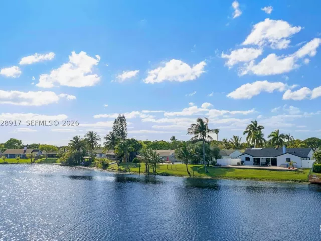 3-bedroom home for sale in Deerfield Beach - 1310 SW 26th Ave - MondialRealty