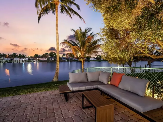 3-bedroom home for sale in Deerfield Beach - 1310 SW 26th Ave - MondialRealty