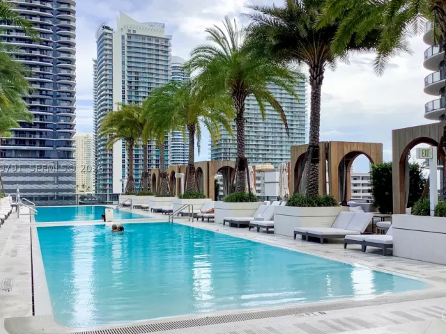 1-bedroom condo for rent in Miami - 801 S Miami Ave 3706 - MondialRealty