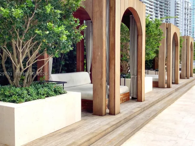 1-bedroom condo for rent in Miami - 801 S Miami Ave 3706 - MondialRealty