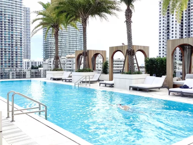 1-bedroom condo for rent in Miami - 801 S Miami Ave 3706 - MondialRealty