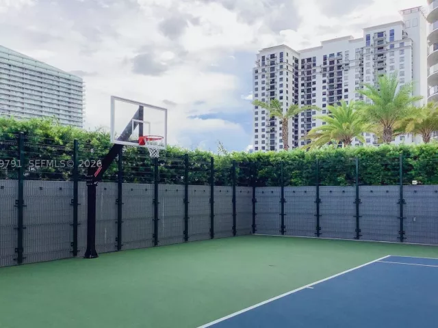 1-bedroom condo for rent in Miami - 801 S Miami Ave 3706 - MondialRealty