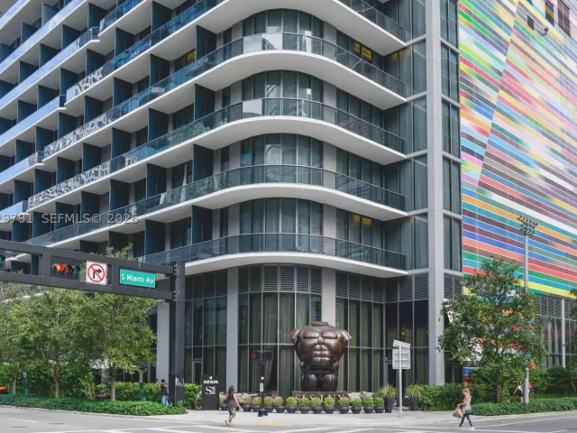 1-bedroom condo for rent in Miami - 801 S Miami Ave 3706 - MondialRealty