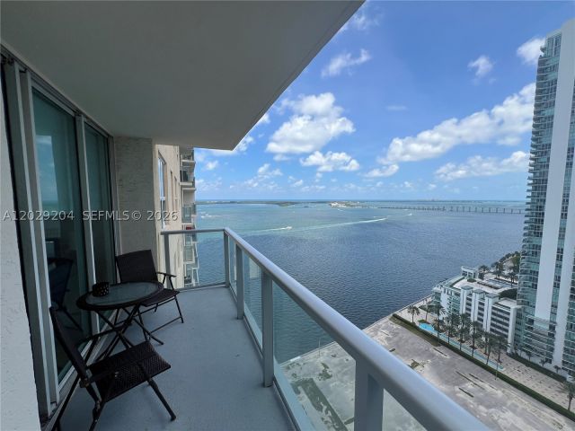 2-bedroom condo for rent in Miami - 1155 Brickell Bay Dr 2701 - MondialRealty