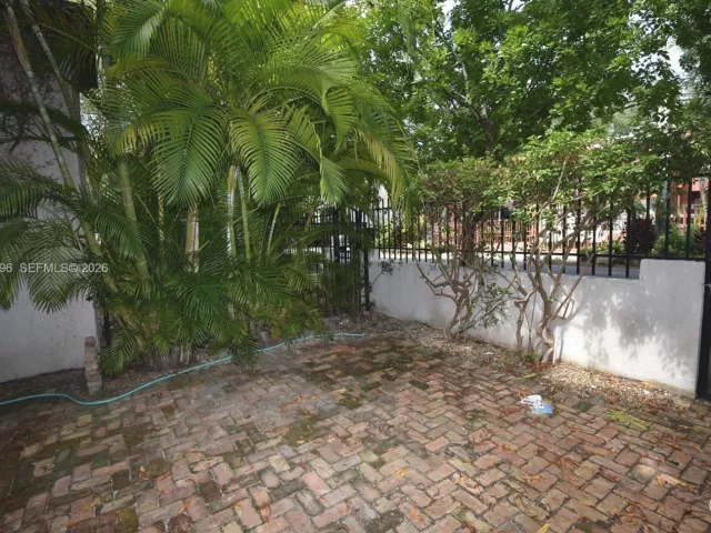 2-bedroom home for rent in Miami - 3051 Center St 9 - MondialRealty