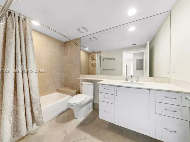 2-bedroom condo for sale in Fort Lauderdale - 2821 N Ocean Blvd 508S - MondialRealty