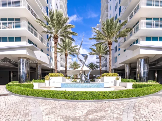 2-bedroom condo for sale in Fort Lauderdale - 2821 N Ocean Blvd 508S - MondialRealty