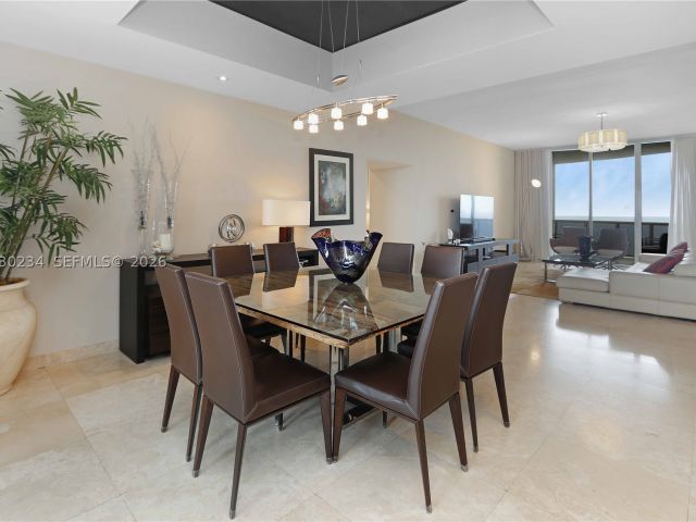 3-bedroom condo for sale in Sunny Isles Beach - 15901 Collins Ave 2004 - MondialRealty