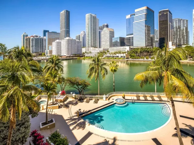 3-bedroom condo for rent in Miami - 701 Brickell Key Blvd 512 - MondialRealty