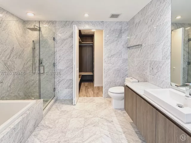 2-bedroom condo for rent in Miami - 801 S Miami Ave 1502 - MondialRealty
