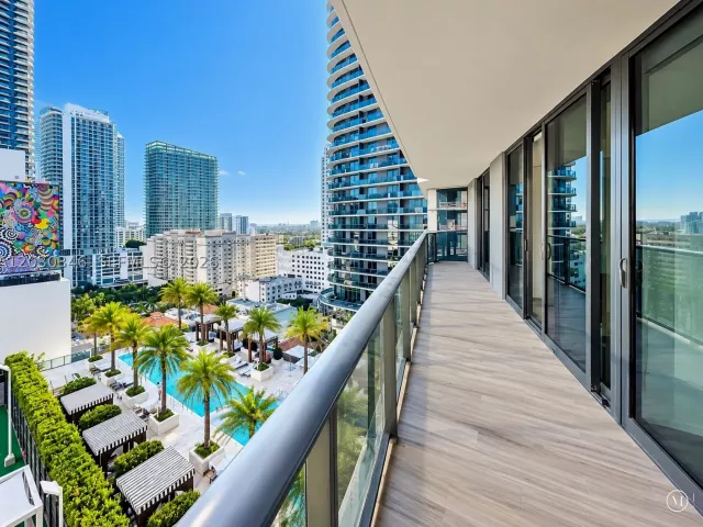 2-bedroom condo for rent in Miami - 801 S Miami Ave 1502 - MondialRealty
