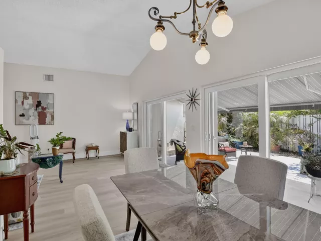 3-bedroom home for sale in Pembroke Pines - 327 SW 191st Terrace - MondialRealty
