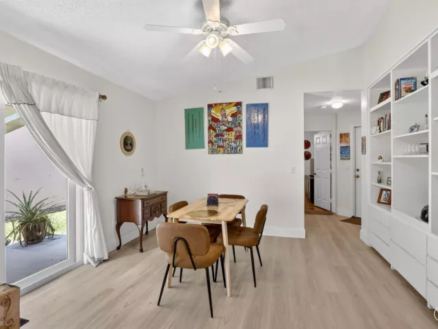 3-bedroom home for sale in Pembroke Pines - 327 SW 191st Terrace - MondialRealty