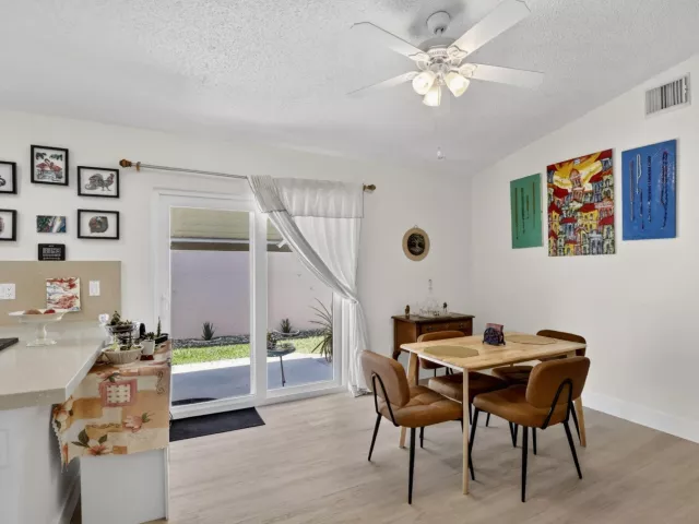 3-bedroom home for sale in Pembroke Pines - 327 SW 191st Terrace - MondialRealty