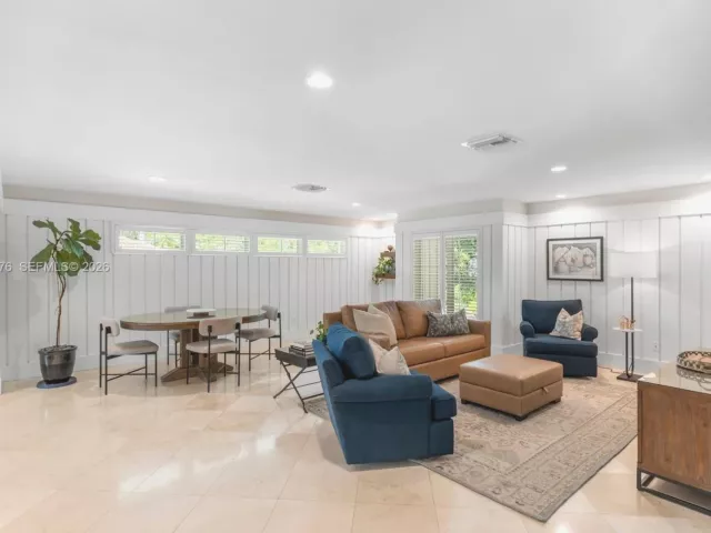 5-bedroom home for sale in Coral Gables - 451 Ridge Rd - MondialRealty