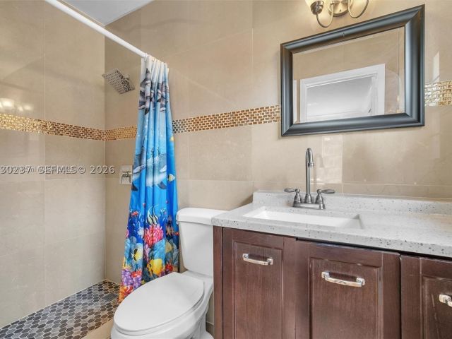 3-bedroom home for rent in Hollywood - 1635 Hollywood Blvd A - MondialRealty