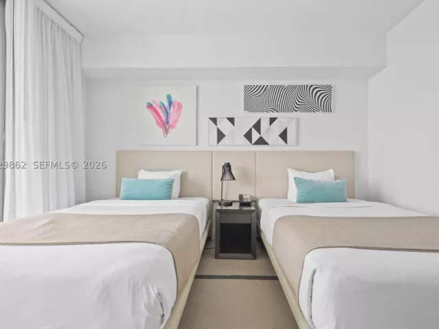 2-bedroom condo for sale in Hollywood - 4010 S Ocean Dr R2307 - MondialRealty