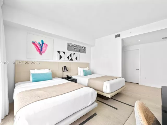 2-bedroom condo for sale in Hollywood - 4010 S Ocean Dr R2307 - MondialRealty