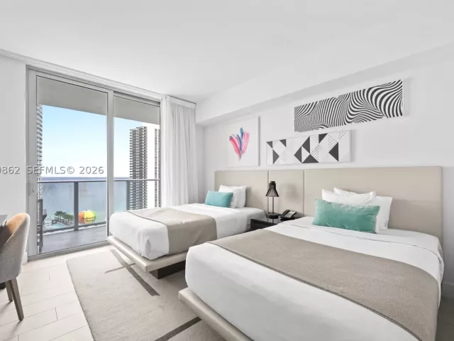 2-bedroom condo for sale in Hollywood - 4010 S Ocean Dr R2307 - MondialRealty
