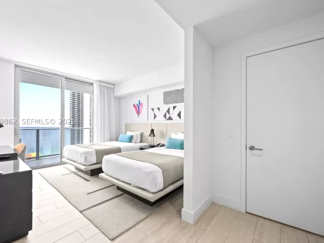 2-bedroom condo for sale in Hollywood - 4010 S Ocean Dr R2307 - MondialRealty