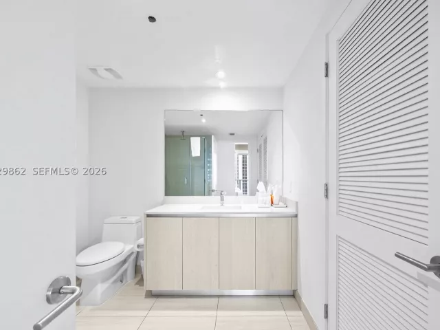 2-bedroom condo for sale in Hollywood - 4010 S Ocean Dr R2307 - MondialRealty
