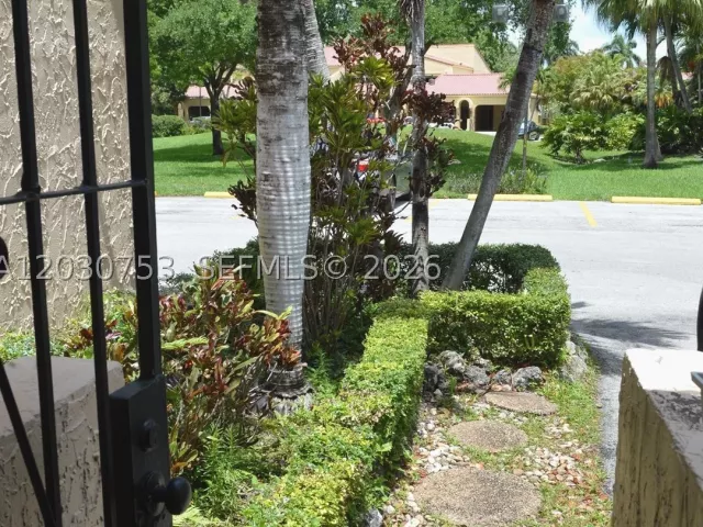 2-bedroom home for rent in Doral - 3932 Estepona Ave 7D5 - MondialRealty