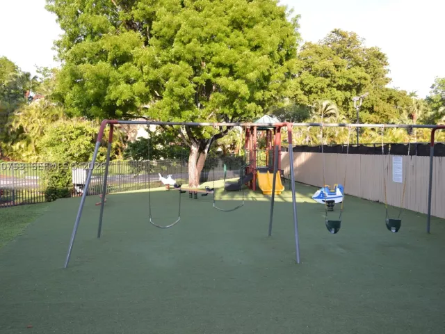 2-bedroom home for rent in Doral - 3932 Estepona Ave 7D5 - MondialRealty