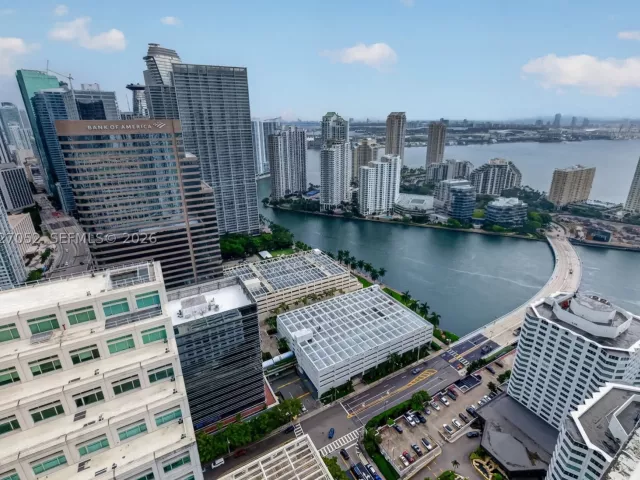 2-bedroom condo for sale in Miami - 950 Brickell Bay Dr 4504 - MondialRealty