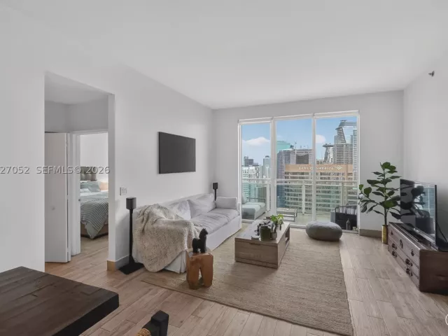 2-bedroom condo for sale in Miami - 950 Brickell Bay Dr 4504 - MondialRealty