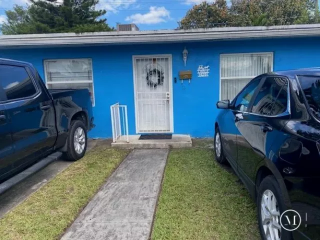 4-bedroom home for sale in Miami - 14291 Polk Street - MondialRealty