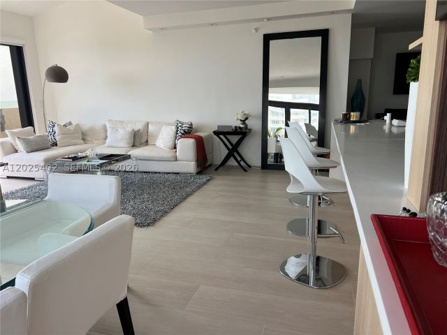 3-bedroom condo for rent in Key Biscayne - 201 Crandon Blvd 642 - MondialRealty