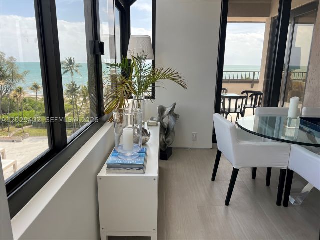 3-bedroom condo for rent in Key Biscayne - 201 Crandon Blvd 642 - MondialRealty