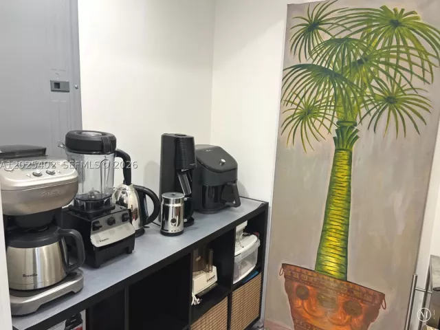 3-bedroom condo for rent in Key Biscayne - 201 Crandon Blvd 642 - MondialRealty