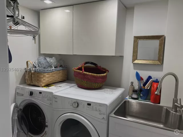 3-bedroom condo for rent in Key Biscayne - 201 Crandon Blvd 642 - MondialRealty